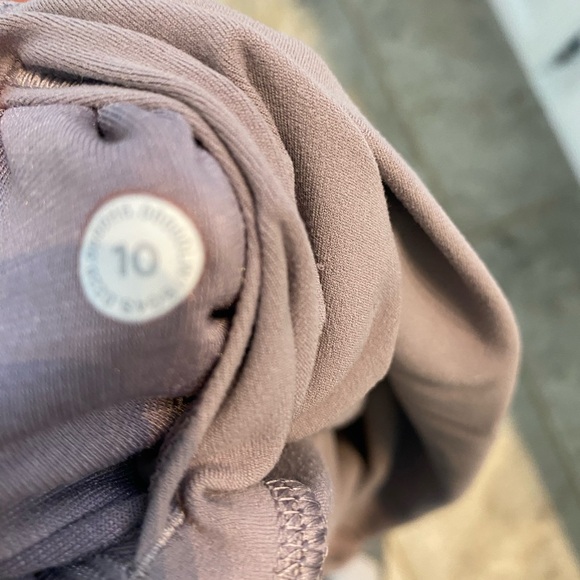 Four pairs of Lululemon align shorts with 6 inch inseam. Size 10. - Picture 3 of 9